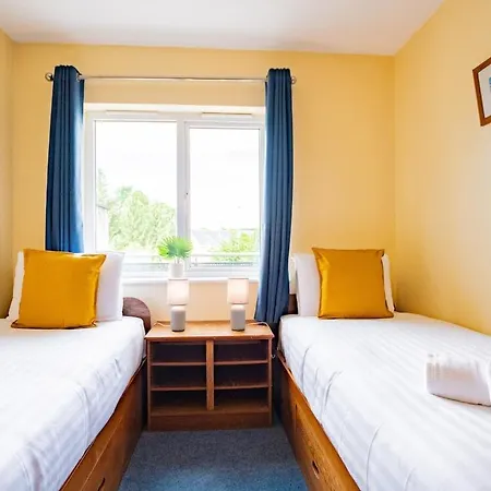 Spacious & Affordable 3 Bed Apartmán