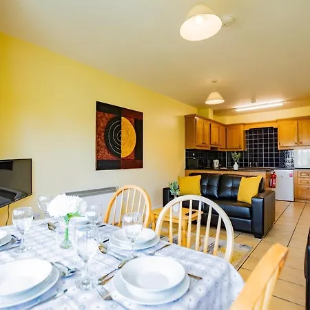 Spacious & Affordable 3 Bed 戈尔韦